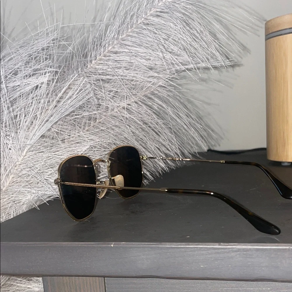 Ray-Ban Black and Gold Square Sunglasses - Picture 4 of 6
